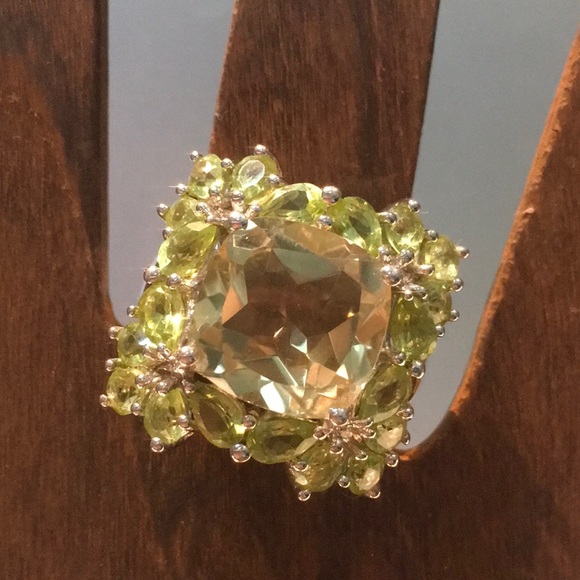 Source Unknown Jewelry - Prasiolite/peridot & sterling silver cocktail ring. Size 6.5-7. NWOT.